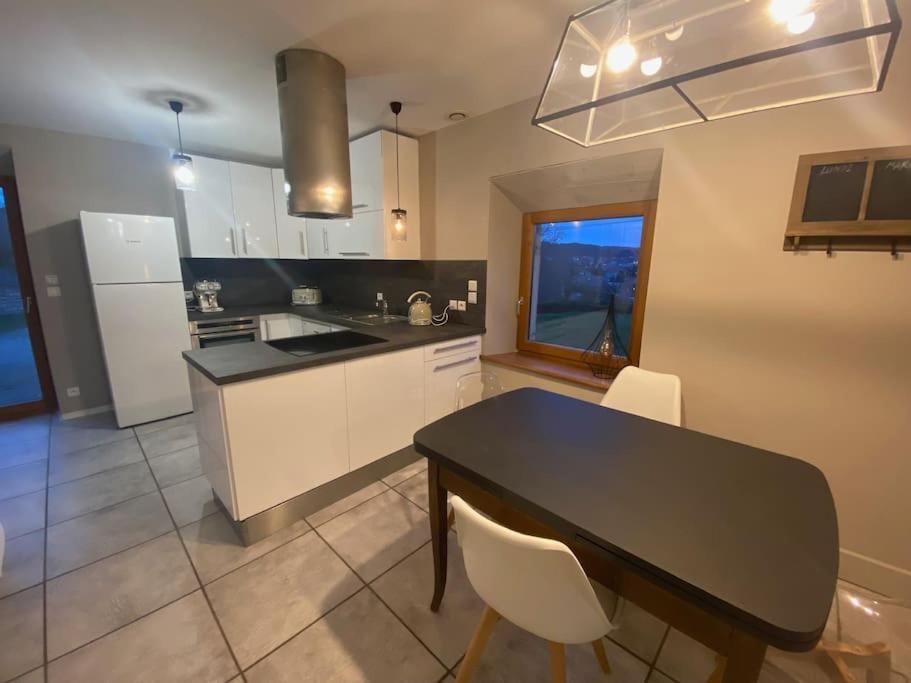 Orchamps-Vennes Logement Dans Maison + Exterieur מראה חיצוני תמונה